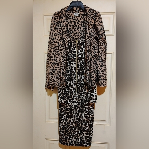 DKNY Size Small Leopard Print Very Soft Sweater and Premier Armor Dress Size 2 - Picture 2 of 16